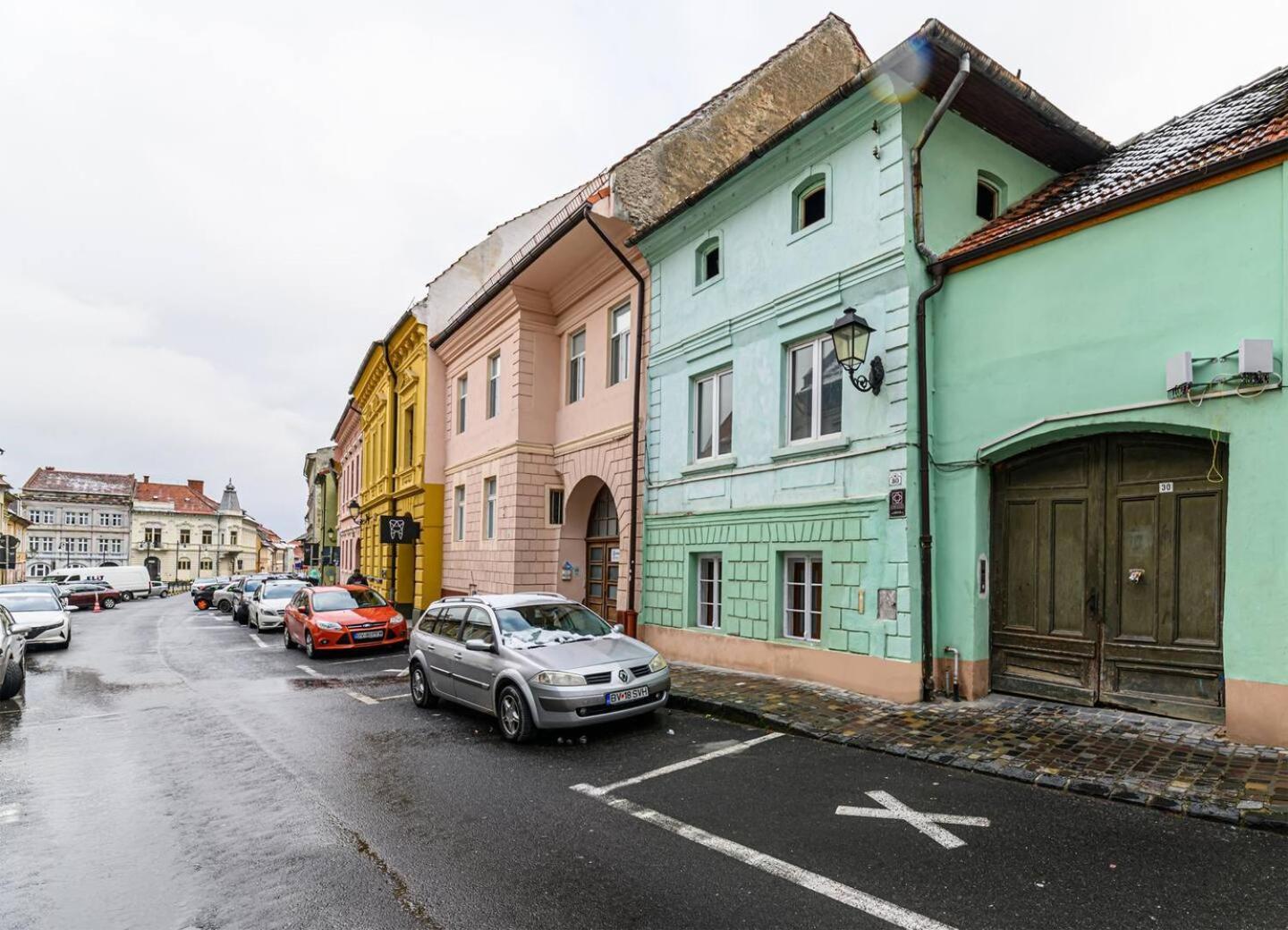 3 Min To Everything-Stylish-Modern-Old Fortress Брашов Экстерьер фото